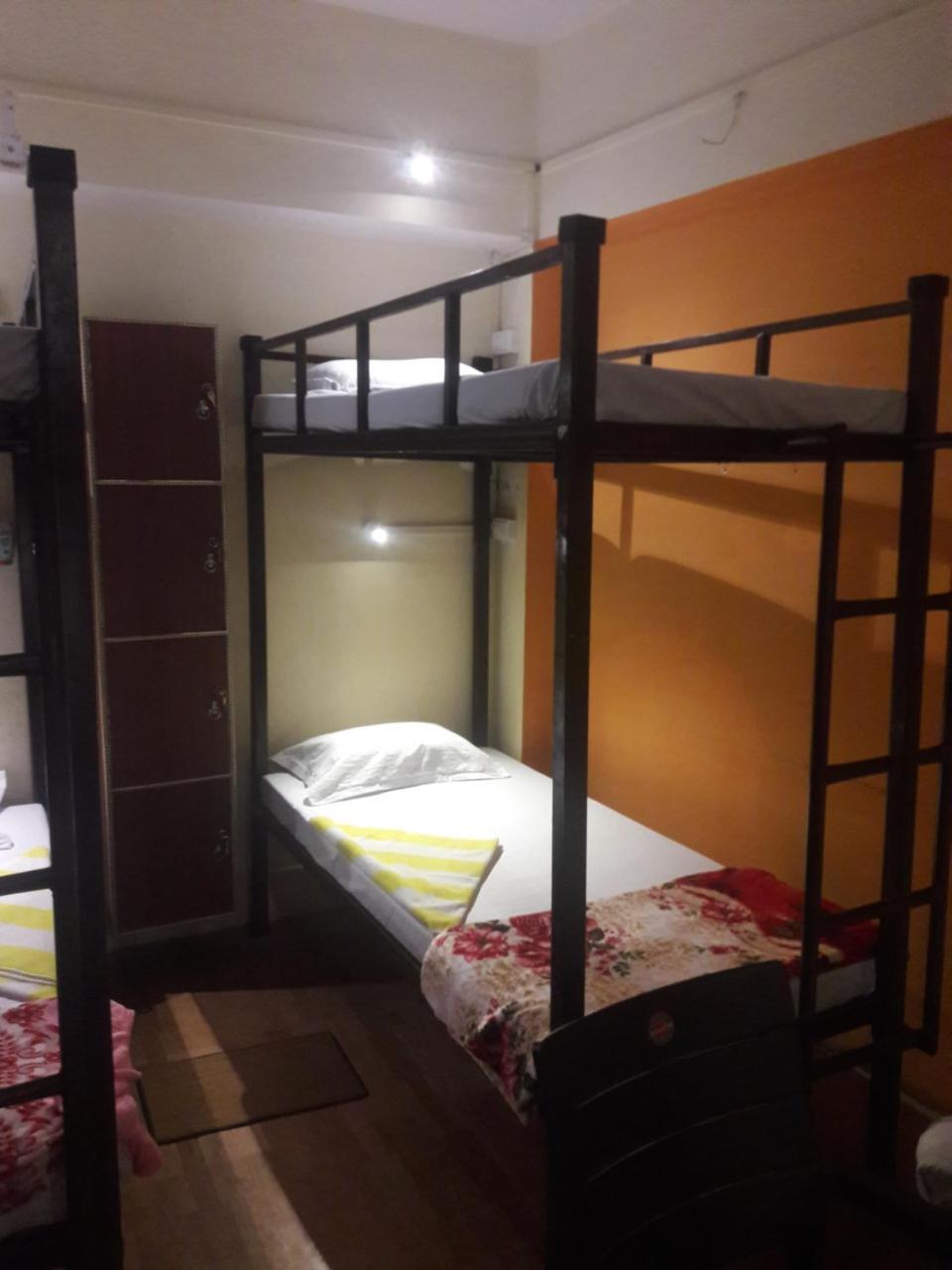 Buddha Guest House Varanasi Quarto foto